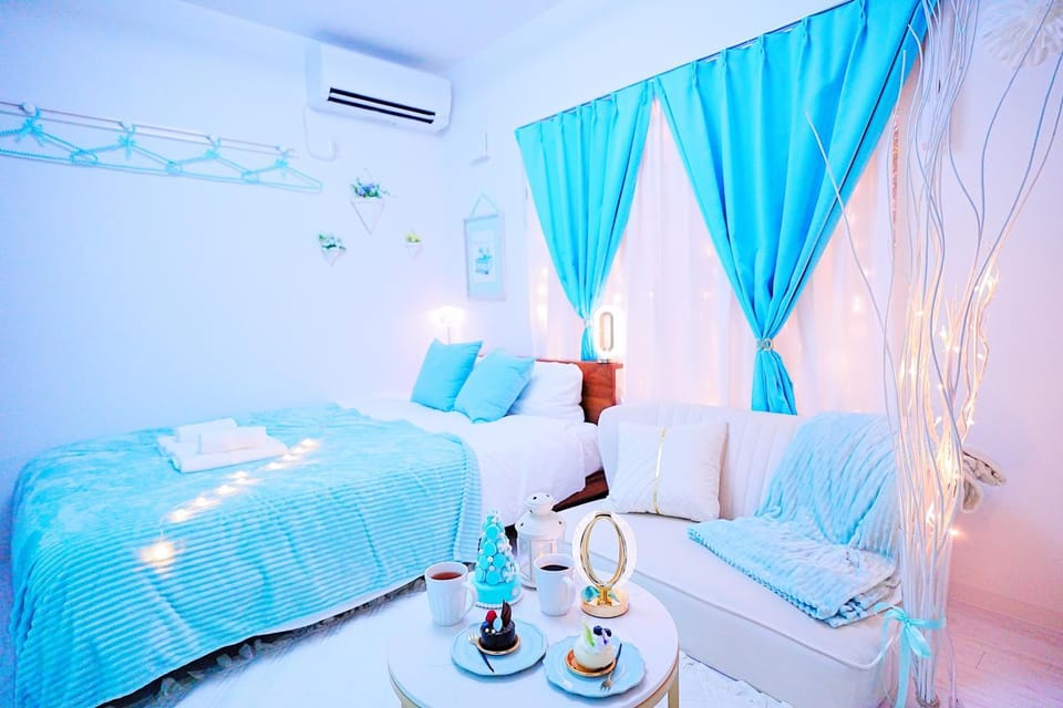 Bed, Photo of the whole room, Bedroom, towels, air conditioner