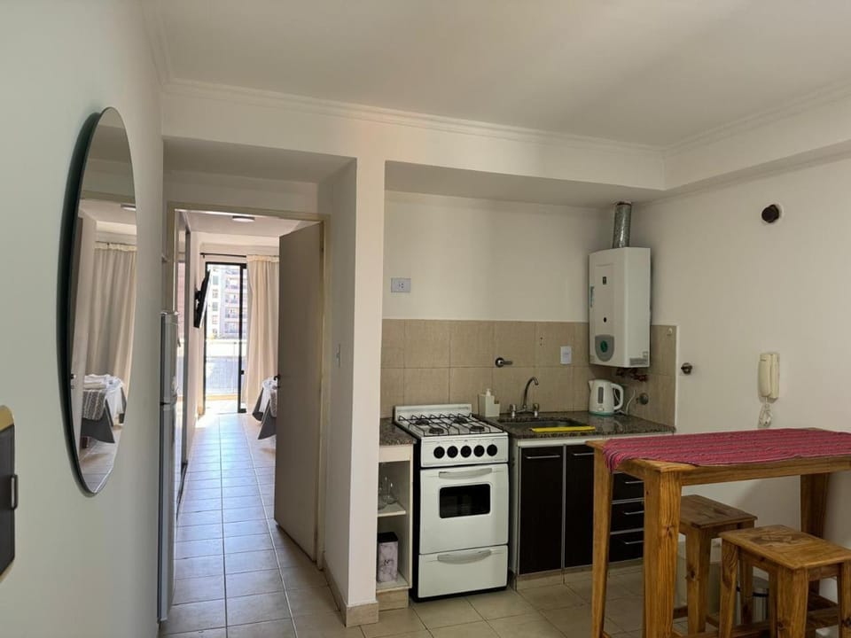 Kitchen or kitchenette, Dining area, oven, stove