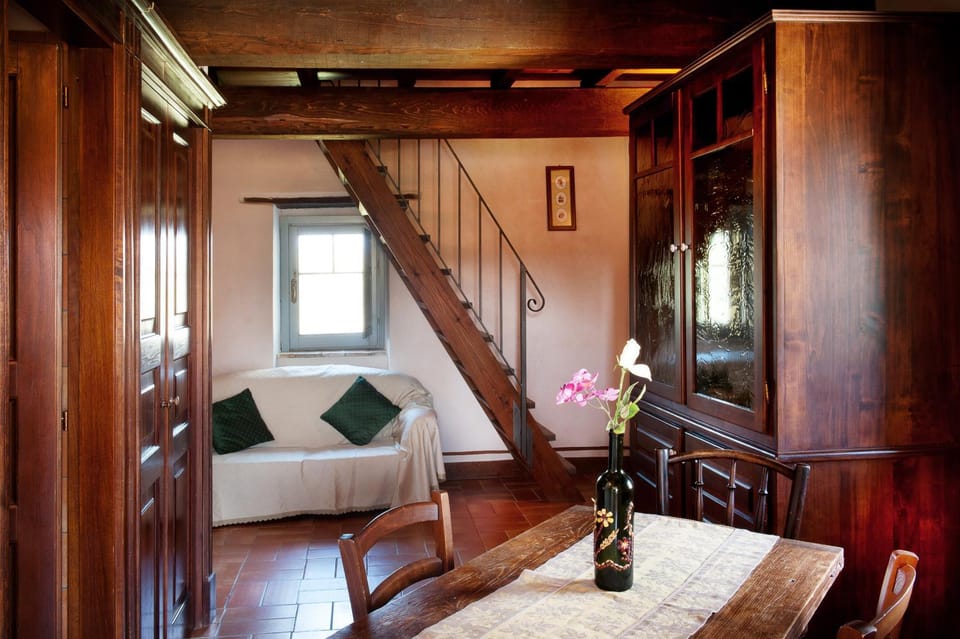 Kitchen or kitchenette, Seating area, Dining area