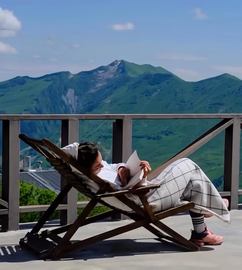 Day, People, Natural landscape, View (from property/room), Balcony/Terrace, Guests, Mountain view