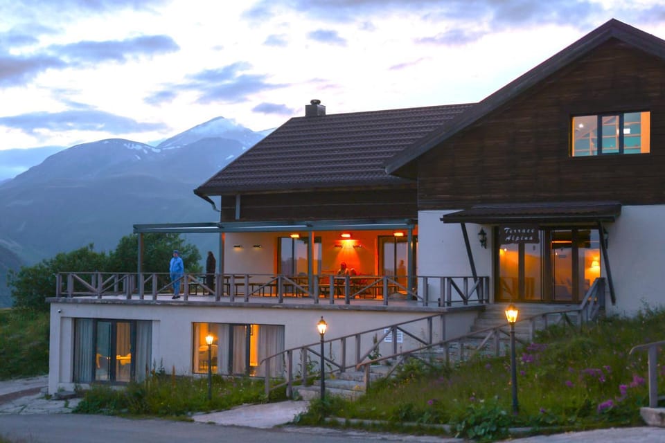 Property building, Natural landscape, Balcony/Terrace, Mountain view