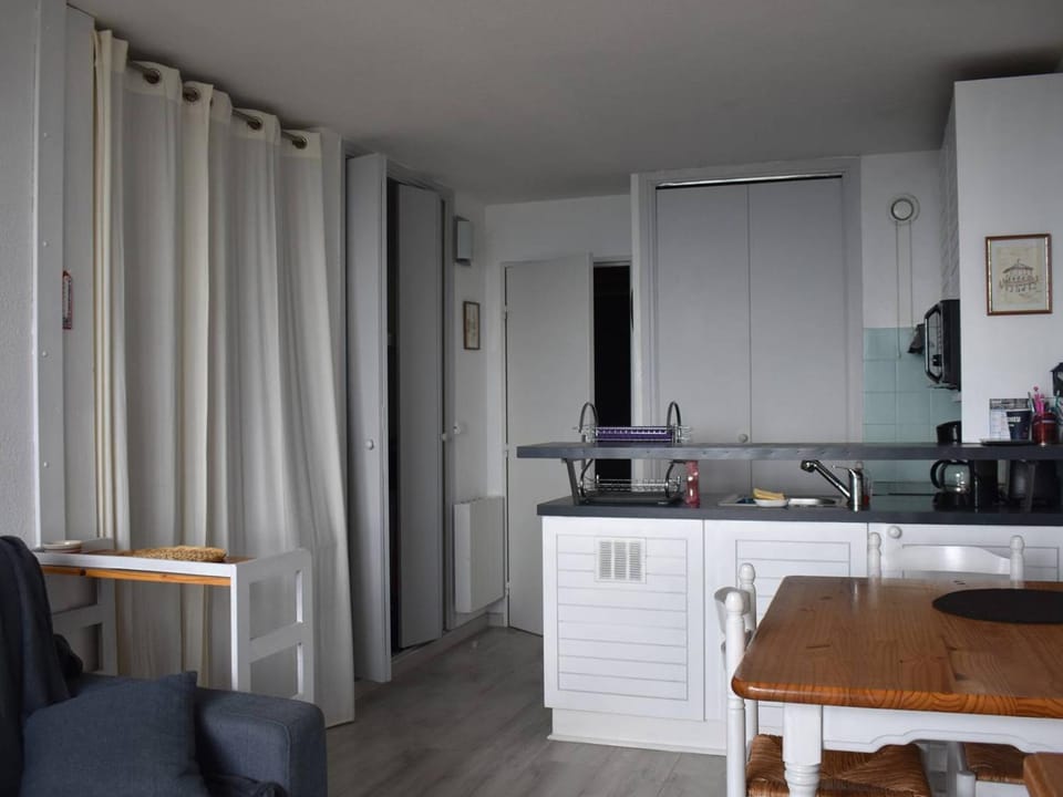 Studio Cabine 4 Pers - Sud & Vue Montagne - FR-1-580-117 Cabin in Bolquère