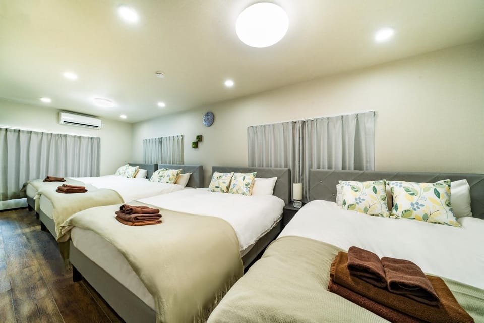 Bed, Bedroom, air conditioner