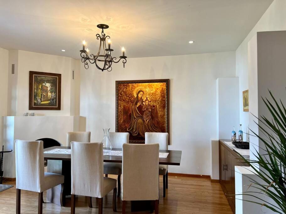 2BD Peaceful House Private Heated Pool, Gym, BBQ House in San Miguel de Allende