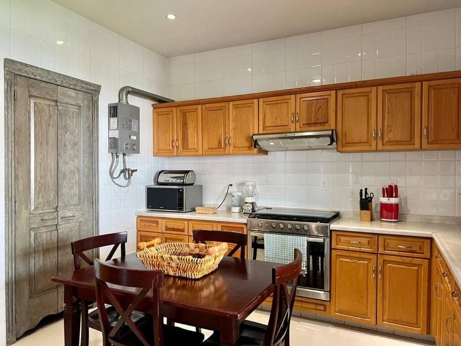 2BD Peaceful House Private Heated Pool, Gym, BBQ House in San Miguel de Allende