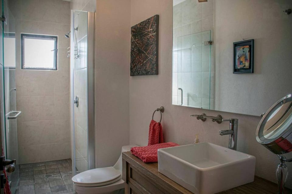 3BD 2BA, AC Pool, Gym, Parking and Security Apartment in San Miguel de Allende