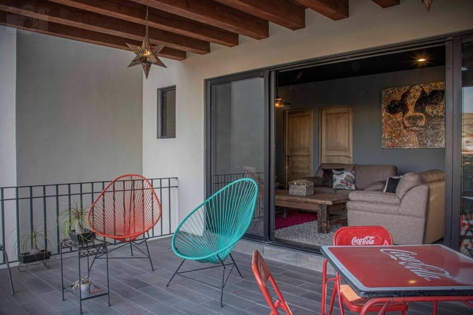 3BD 2BA, AC Pool, Gym, Parking and Security Apartment in San Miguel de Allende