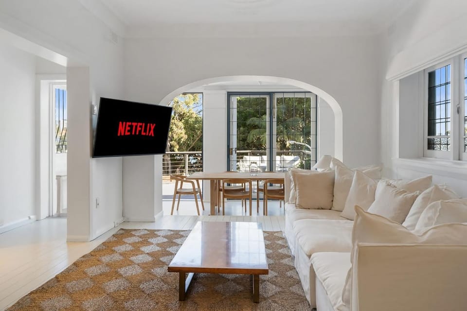 Executive 2BR Apt w Balcony near Yarranabbe Park Apartment in Sydney