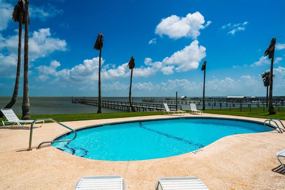 Fishing, Seating area, Sea view, Swimming pool