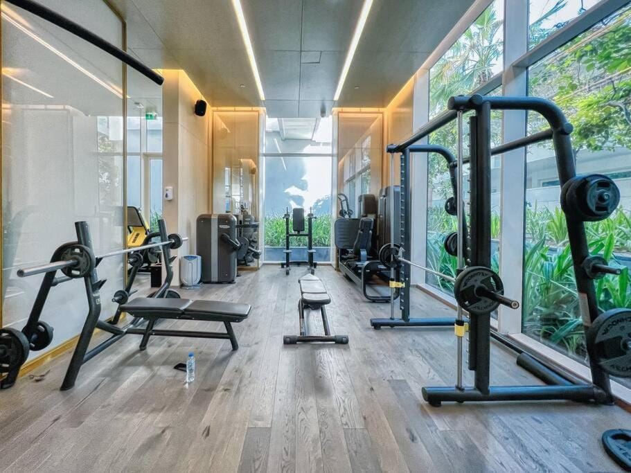 Five Palm Luxury - 2BR with Pool View, Gym & Prime Beach Stay Apartment in Dubai