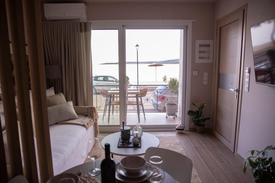 Nerissa Seafront apartment Apartment in Peloponnese, Western Greece and the Ionian