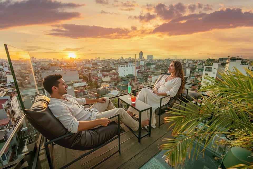 View (from property/room), Lounge or bar, Seating area, City view