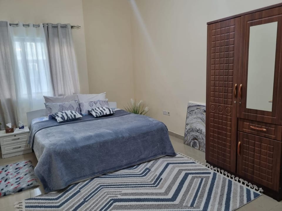 Bedroom, wardrobe