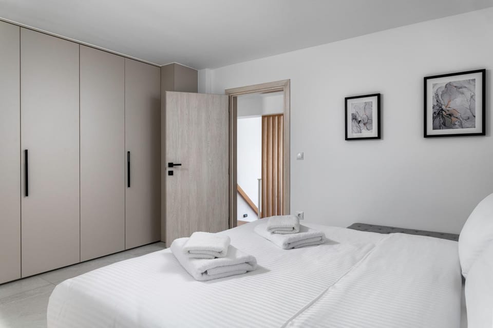 Bed, Photo of the whole room, Bedroom, towels, wardrobe