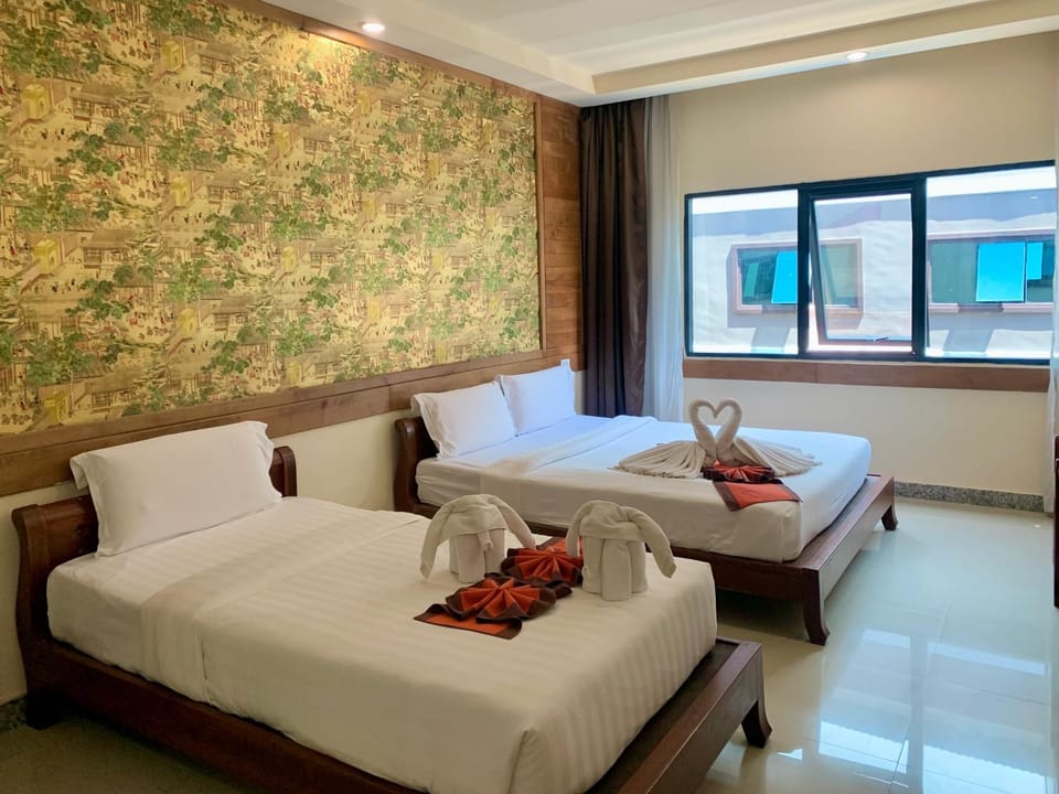 Bed, Living room, Photo of the whole room, Bedroom