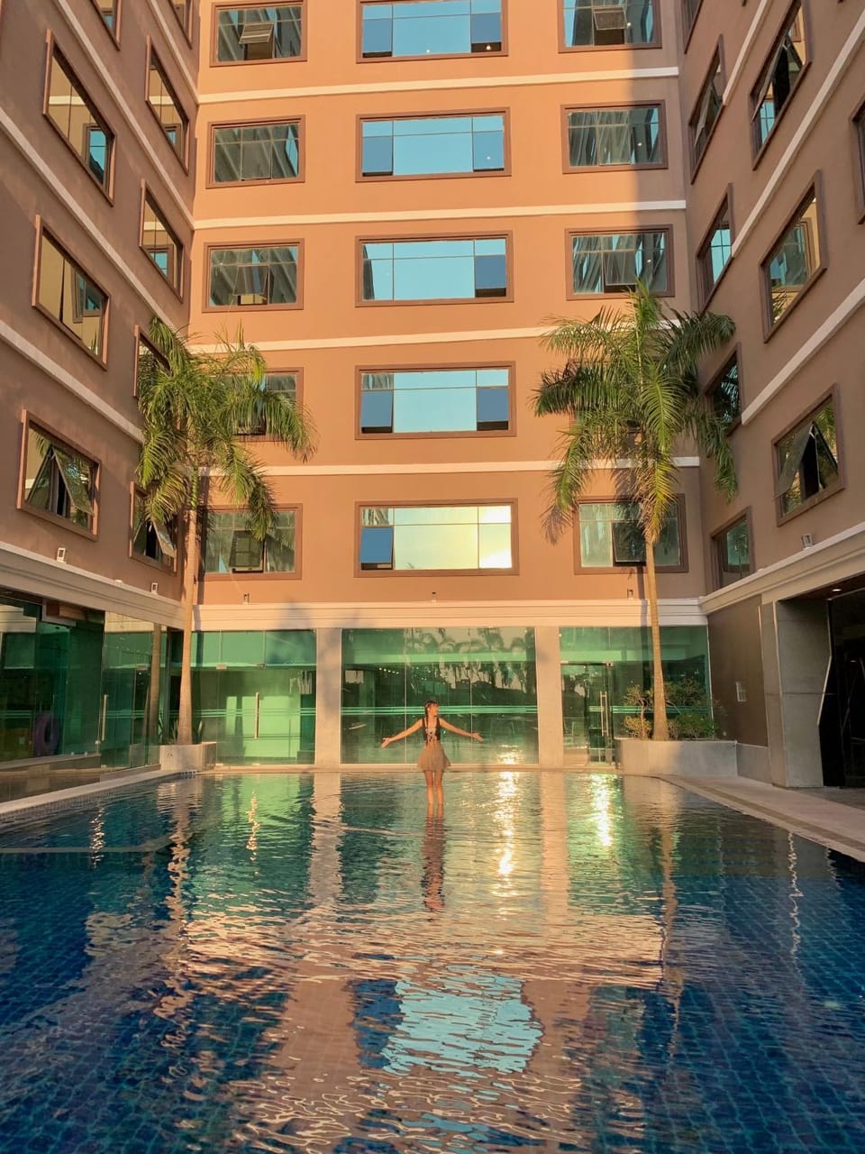 Property building, Day, Swimming pool