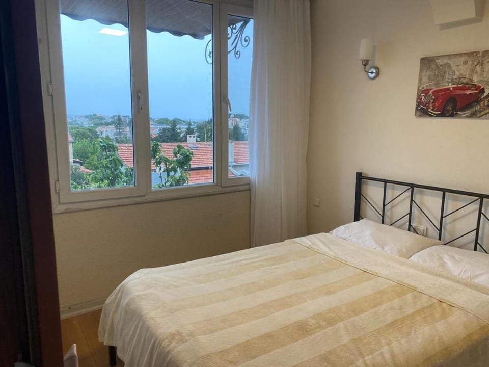 Şifne yalı'da 4 oda 9kisi yatak kapasite manzaralı House in İzmir Province