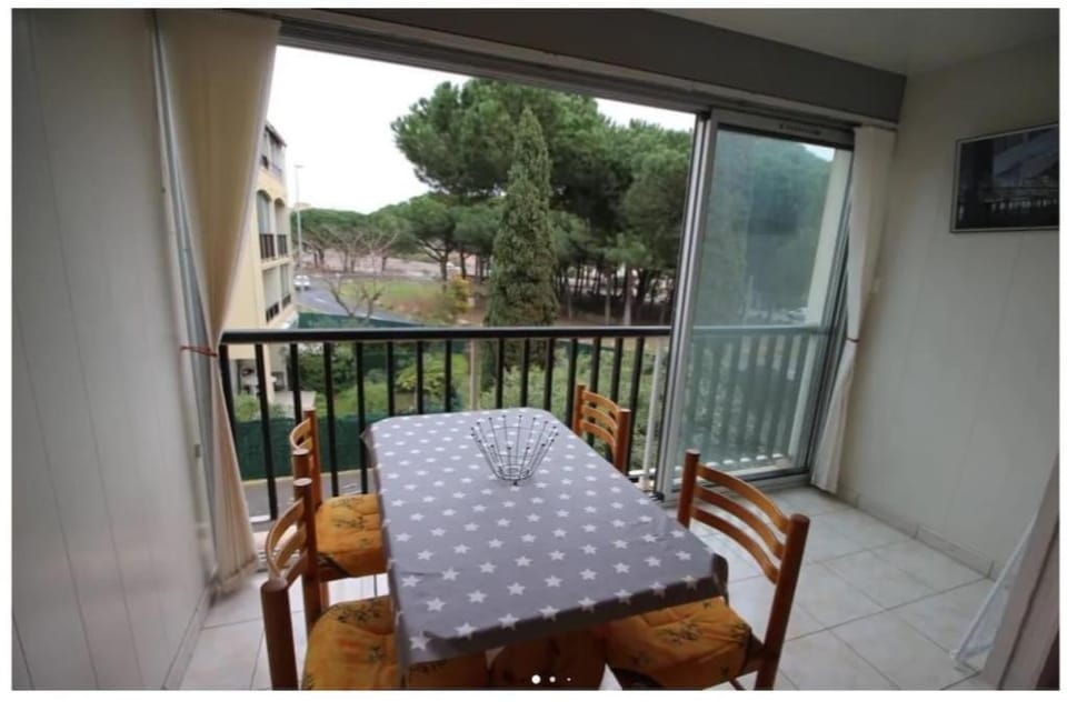 Studio Cabine 4 pers Cap d'Agde avec loggia Cabin in Agde