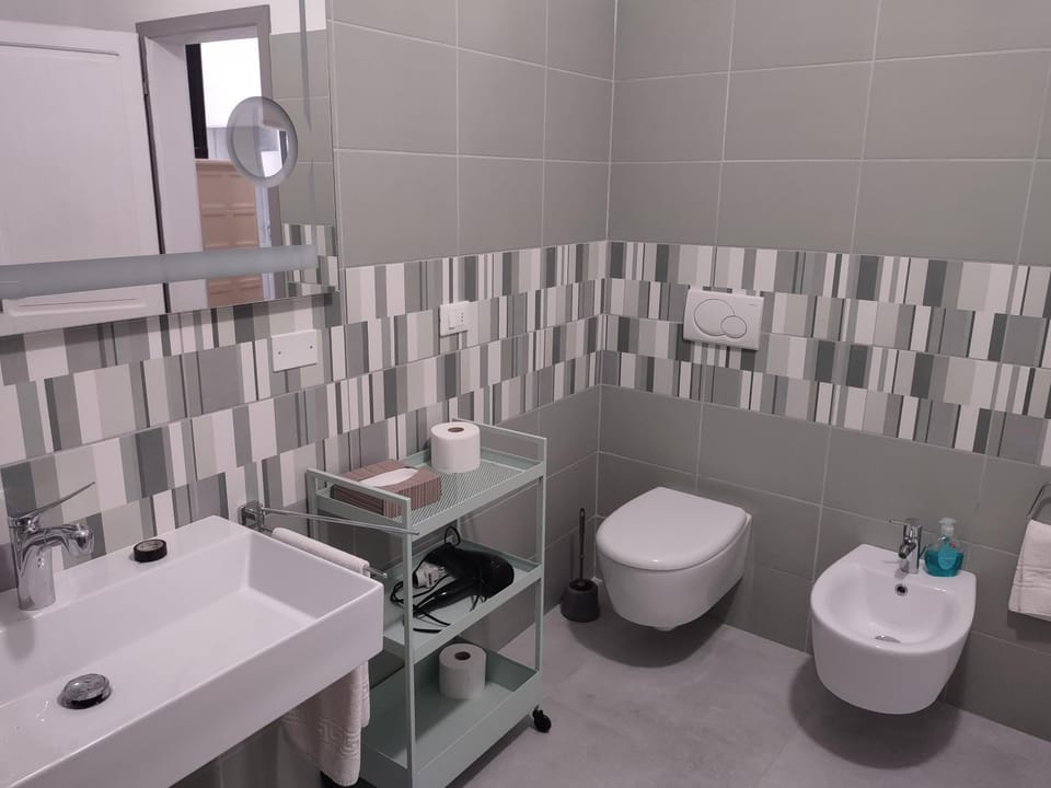 Toilet, Bathroom