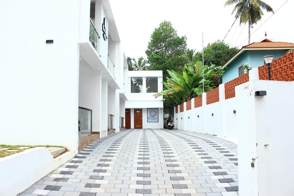 Property building, Facade/entrance, Property logo or sign