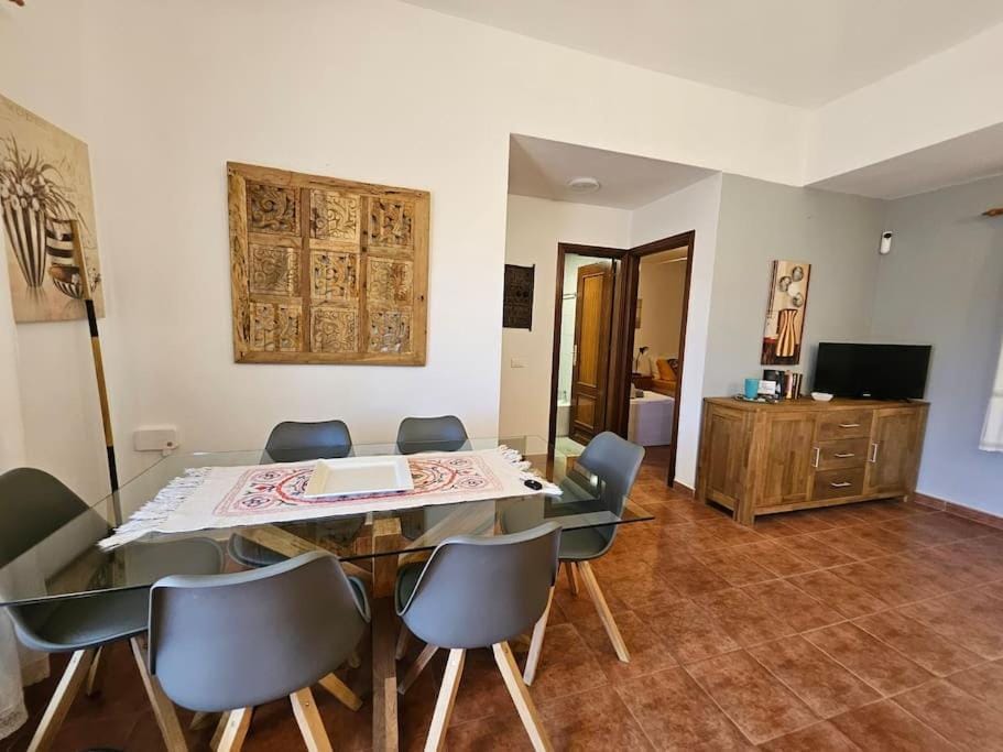 TV and multimedia, Living room, Dining area