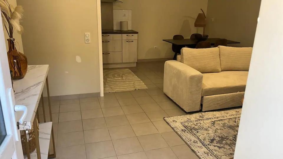 Dream appartement!! spacieux ,calme au rez-de-chaussée Apartment in Bourgogne-Franche-Comté