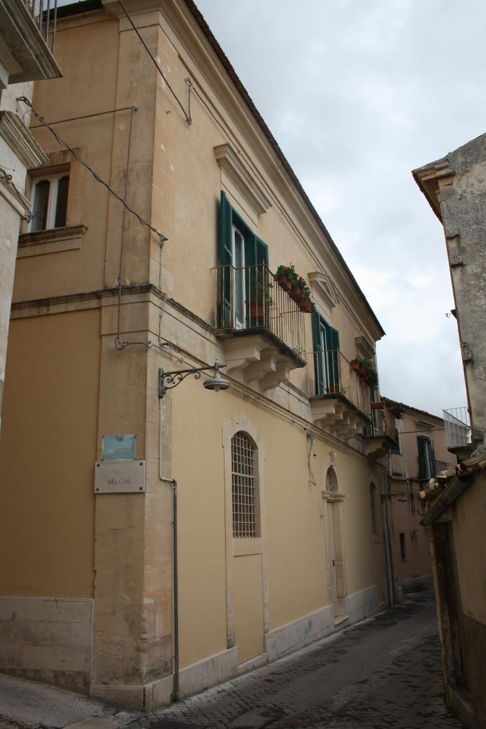 Facade/entrance