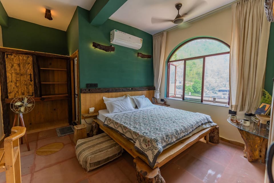 Bed, Photo of the whole room, Bedroom, air conditioner