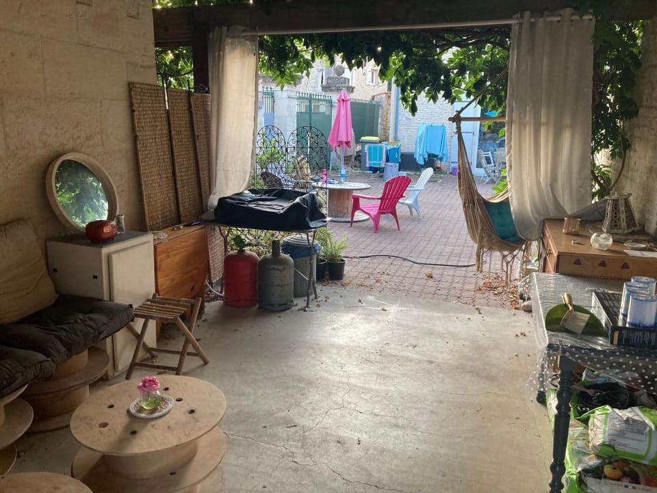 Patio, Dining area, Garden view