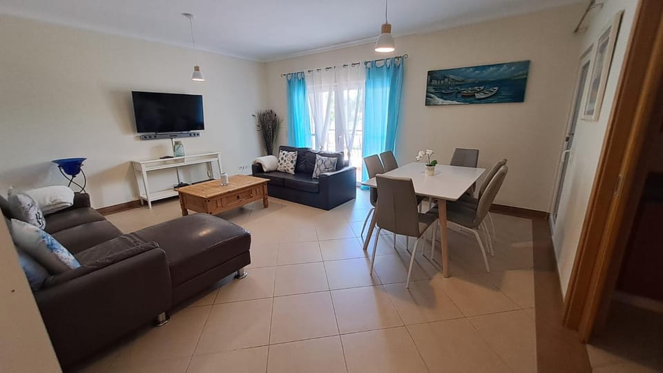 Opomar 2 bed 3 bath Ground Floor Apartment with Communal Pool Apartment in Cabanas de Tavira