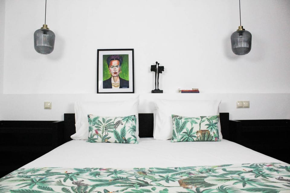 Bed, Photo of the whole room, Bedroom