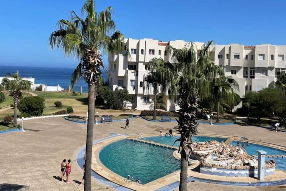 Day, Natural landscape, Beach, Swimming pool, group of guests