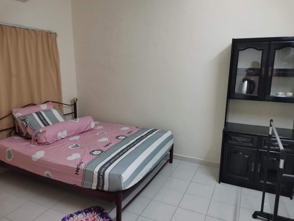 Taman Medan Seri Sentosa, Ayer Tawar Vacation rental in Perak