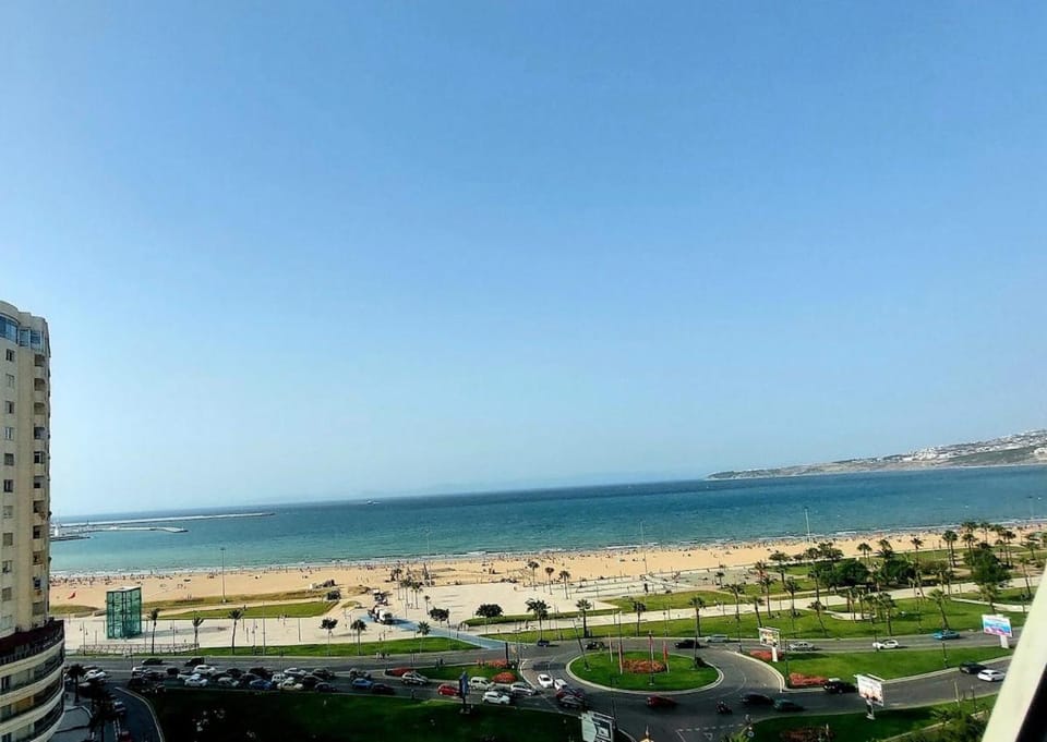 Bel appartement front mer Tanger Apartment in Tangier