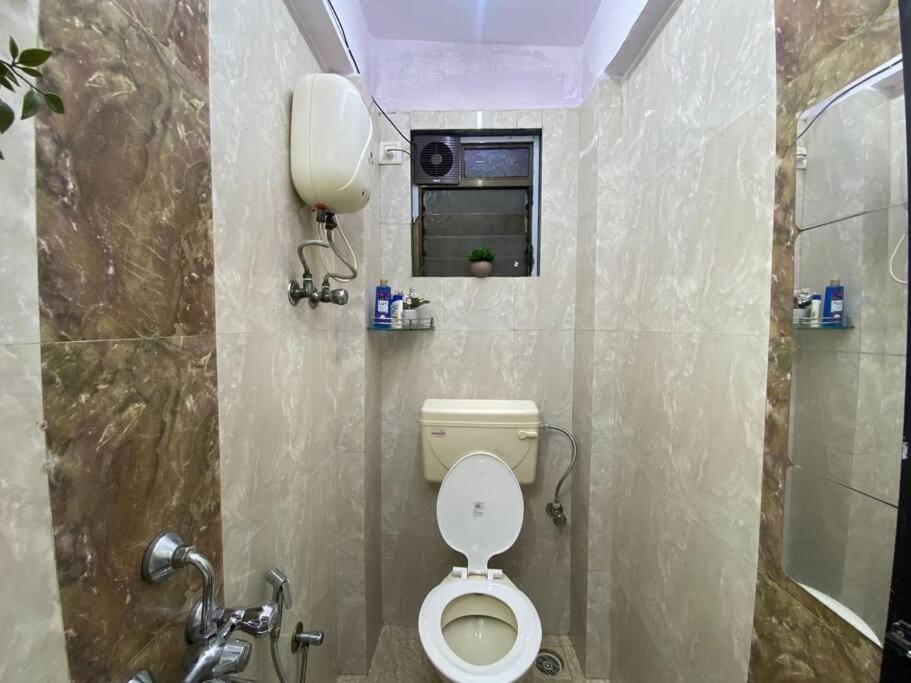 Newton 103 Bright 1Bhk in Bandra near Lilavati Apartment in Mumbai