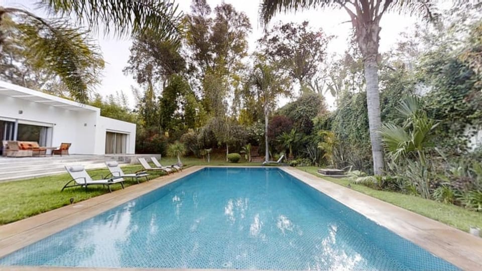 Villa F- Luxury 4 suites on a 5000sqm in the heart of Ambassadeurs Villa in Rabat