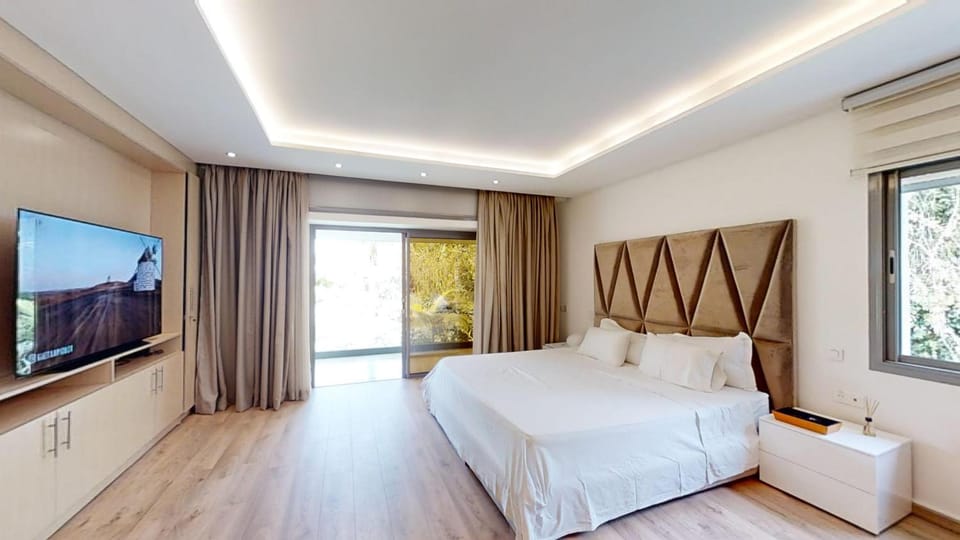 Villa F- Luxury 4 suites on a 5000sqm in the heart of Ambassadeurs Villa in Rabat