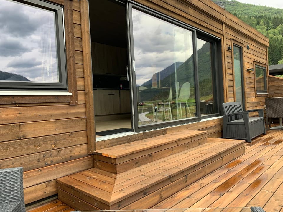 Property building, Patio, Balcony/Terrace