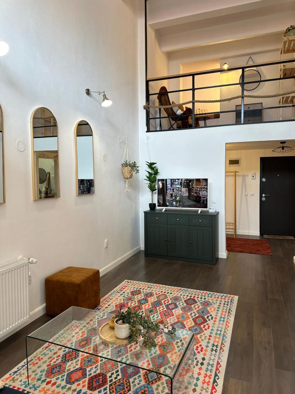 TV and multimedia, Living room, Seating area