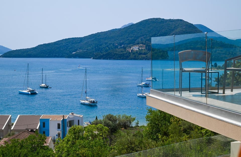 Day, Natural landscape, Balcony/Terrace, Mountain view, Sea view