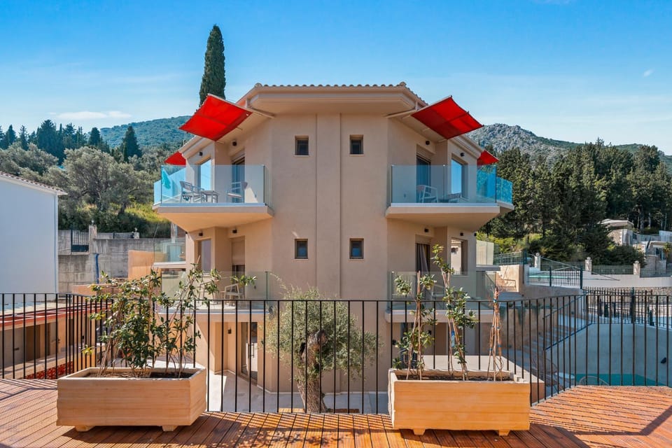 Property building, Balcony/Terrace