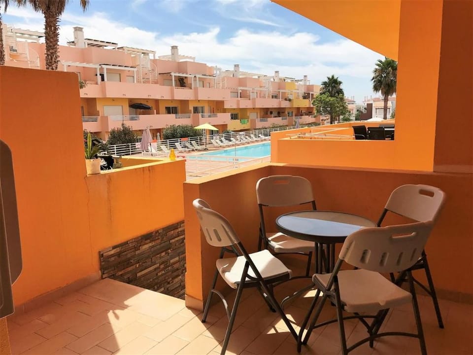 Balcony/Terrace, Swimming pool