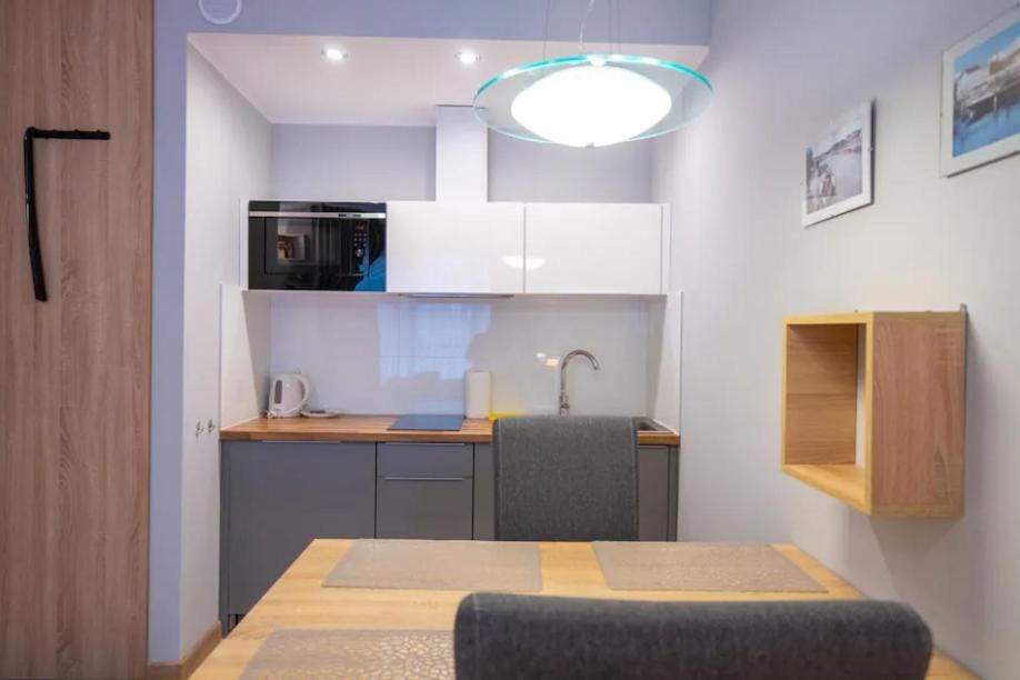 Kitchen or kitchenette, Dining area, oven, pet friendly, stove