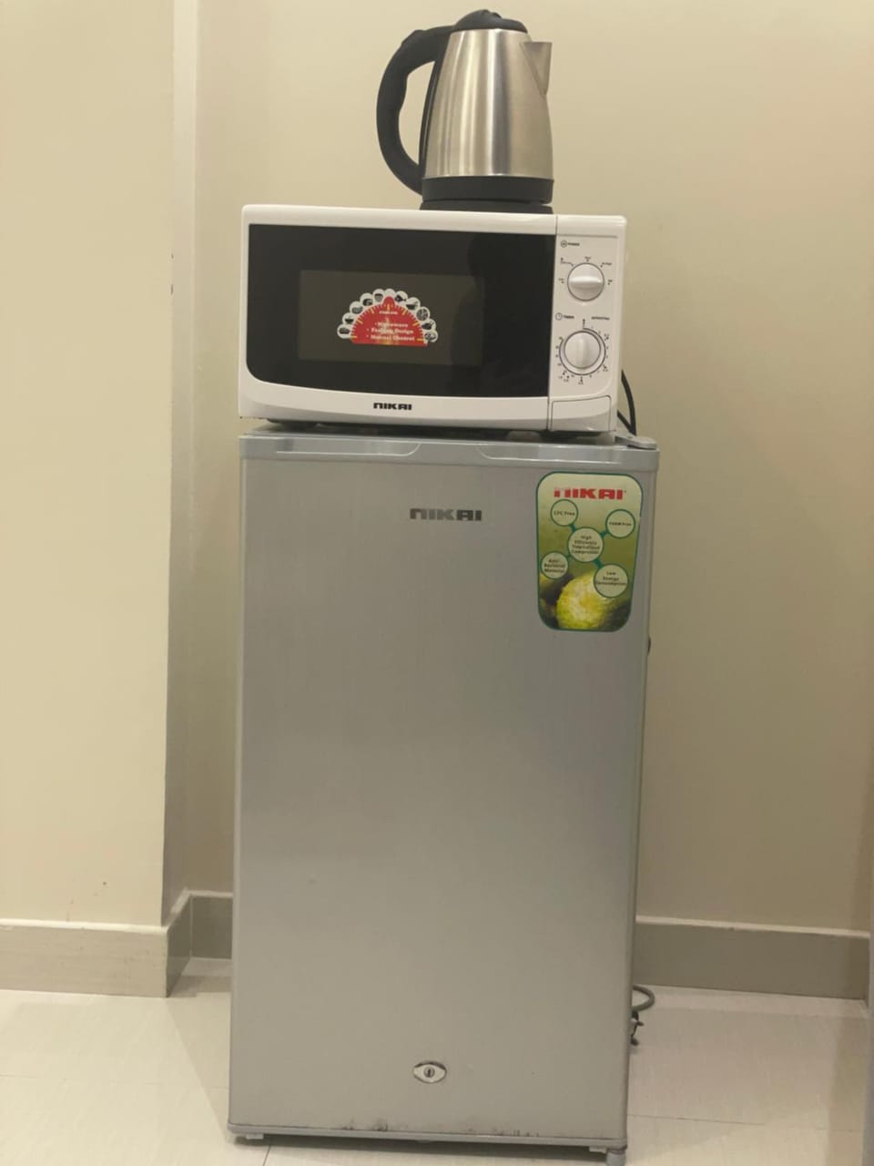 Kitchen or kitchenette, minibar, oven