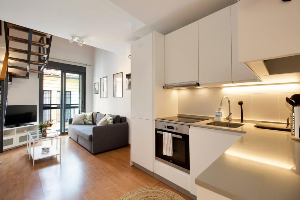TV and multimedia, Living room, Decorative detail, Seating area, kitchen
