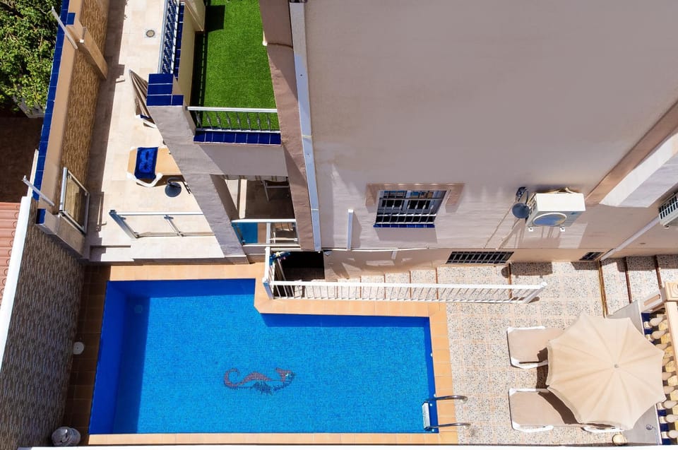 Property building, Swimming pool