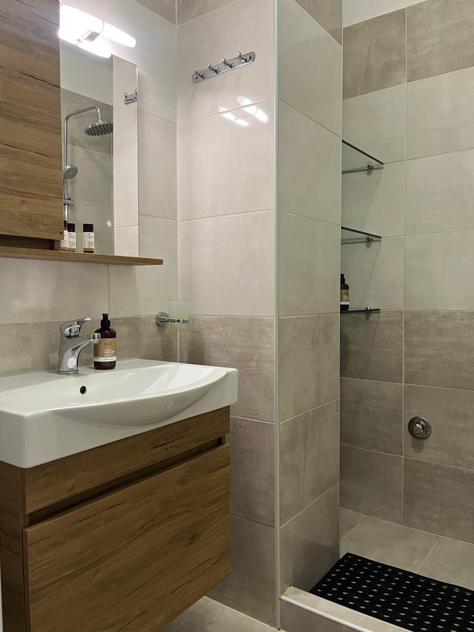 Mosaikon Guesthouses #Kolokotroni Str Apartment in Athens