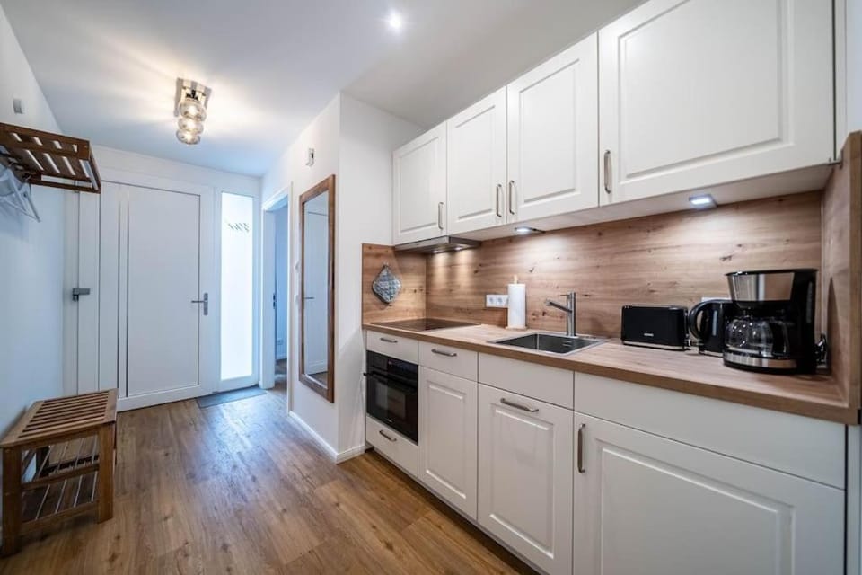 Coffee/tea facilities, Kitchen or kitchenette, dishwasher, oven, pet friendly, stove, toaster