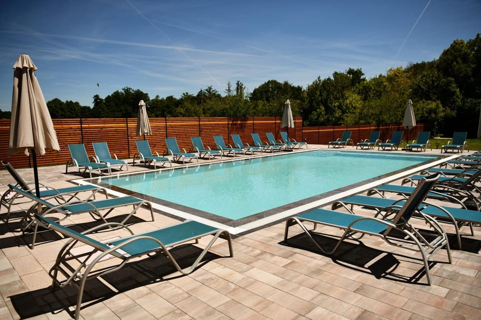 Day, Pool view, Swimming pool, sunbed
