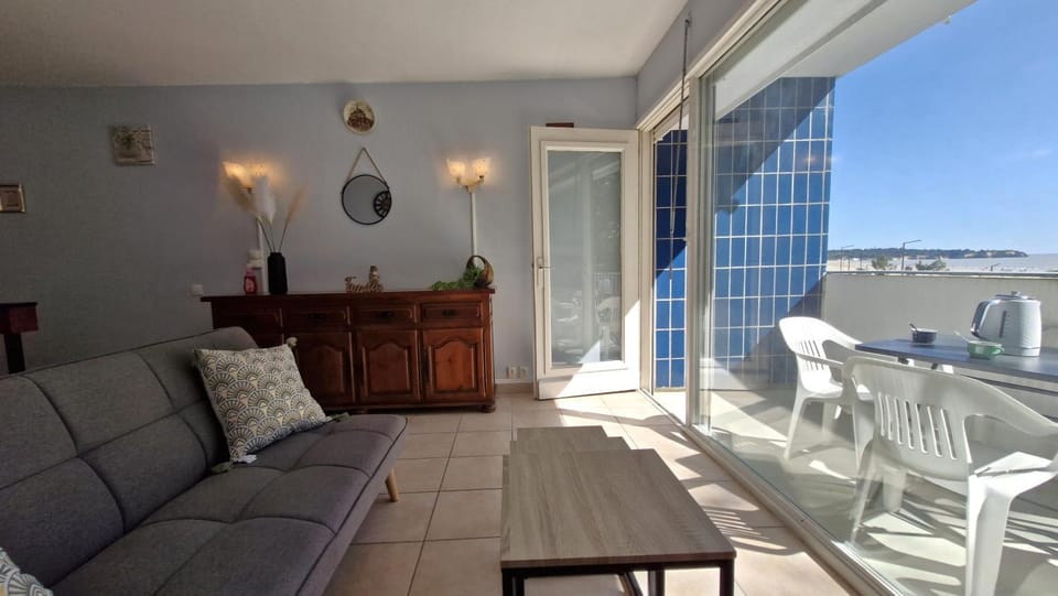Day, Natural landscape, View (from property/room), Balcony/Terrace, Seating area, Dining area, Sea view